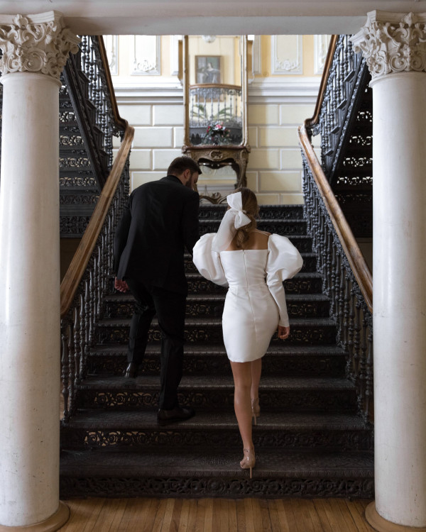 Ничего лишнего: 43 минималистичных свадебных платья