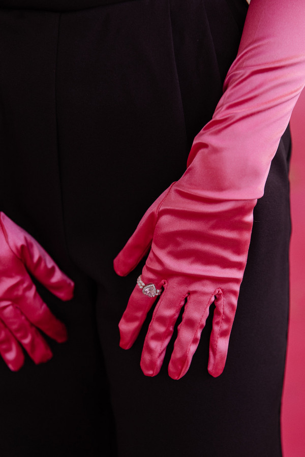 Минималистичная свадьба в ярко-розовом цвете