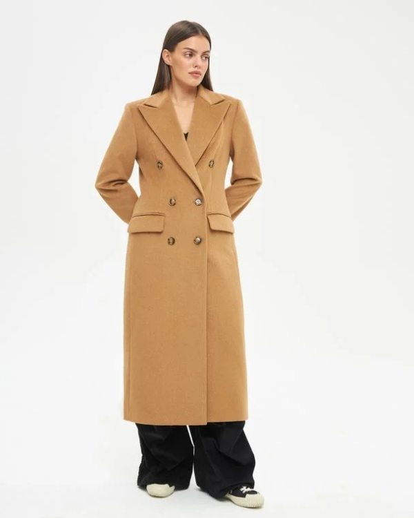 Свадьба в холодную погоду: пальто, тренчкоты и