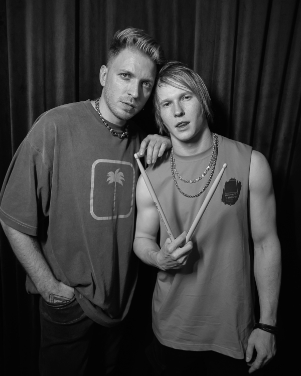 Какую шоу-программу заказать на Новый год 2023?