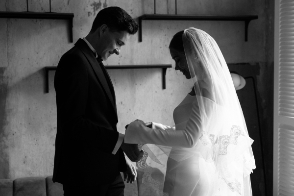 Трогательная свадьба в итальянской эстетике в особняке