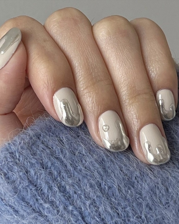 Какой маникюр делать на Новый год 2023