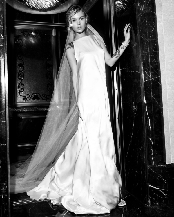 Подборка недели: лаконичные свадебные платья от российских