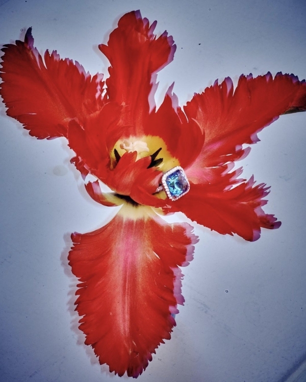 Подборка недели: помолвочные кольца с большими камнями