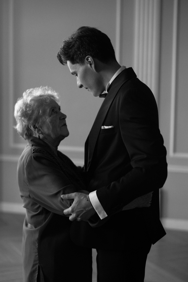 Трогательная свадьба в итальянской эстетике в особняке