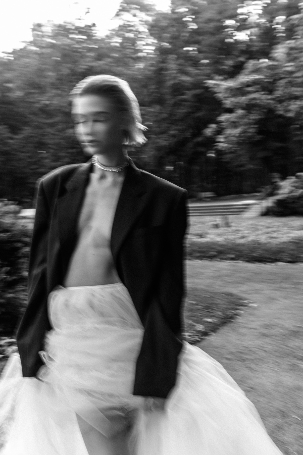 Модная свадебная съемка для неформальной пары от