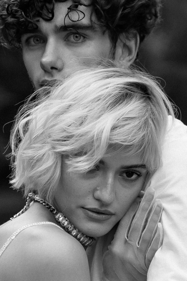 Модная свадебная съемка для неформальной пары от