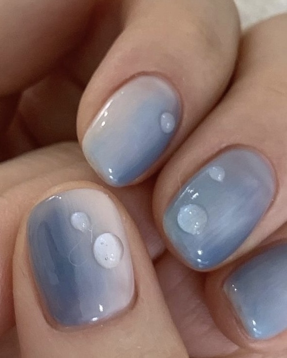 Какой маникюр делать на Новый год 2023