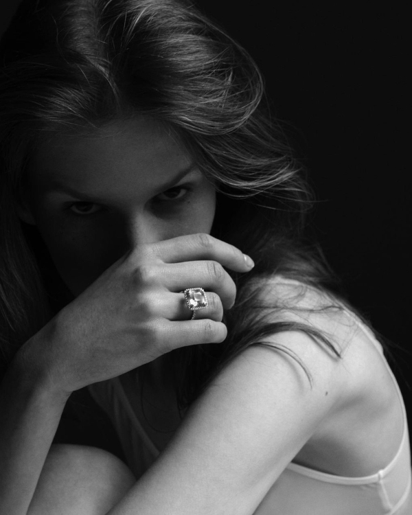 Подборка недели: помолвочные кольца с большими камнями