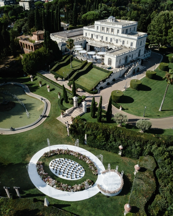 Самые запоминающиеся свадебные оформления сезона 2022