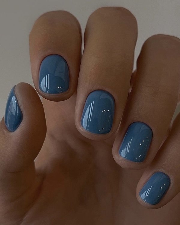 Какой маникюр делать на Новый год 2023