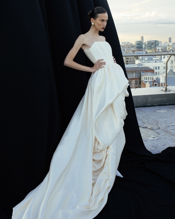 Подборка недели: лаконичные свадебные платья от российских