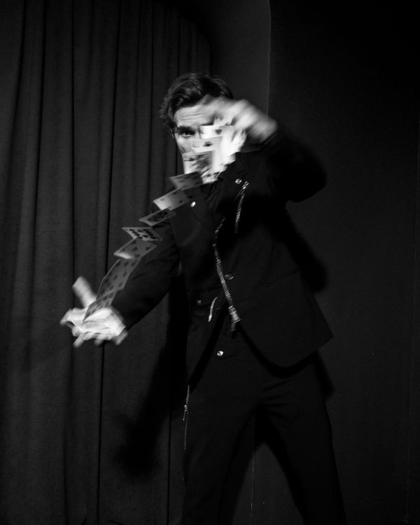 Какую шоу-программу заказать на Новый год 2023?