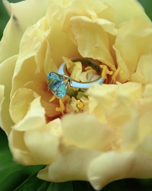 Подборка недели: помолвочные кольца с большими камнями