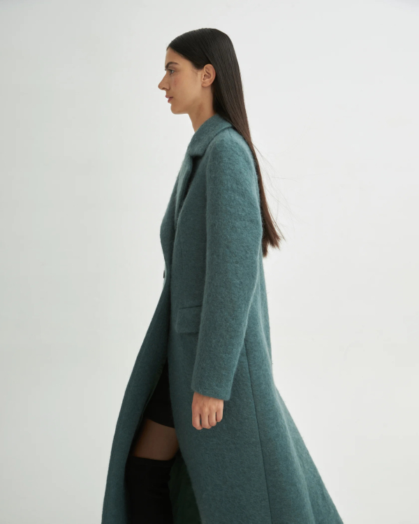 Свадьба в холодную погоду: пальто, тренчкоты и