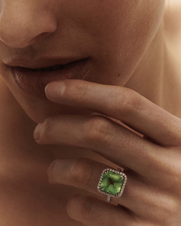 Подборка недели: помолвочные кольца с большими камнями