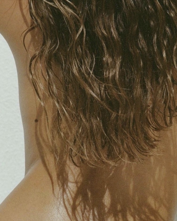 Бьюти-гороскоп на декабрь: когда делать стрижки, окрашивание,