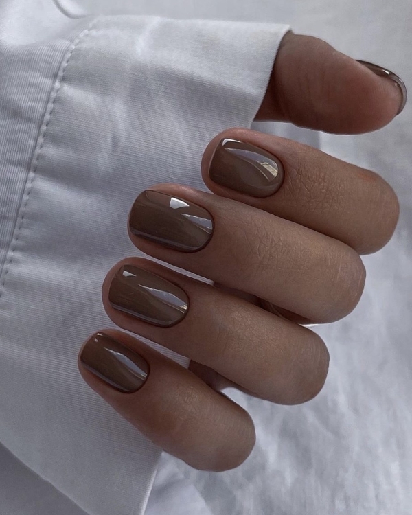 Какой маникюр делать на Новый год 2023