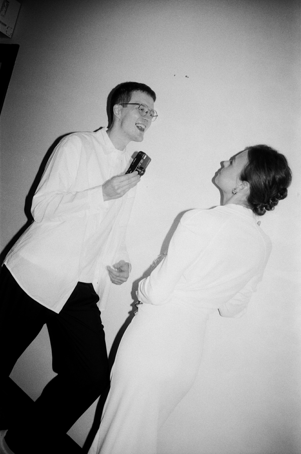 Трогательная любовь и много смеха в черно-белой