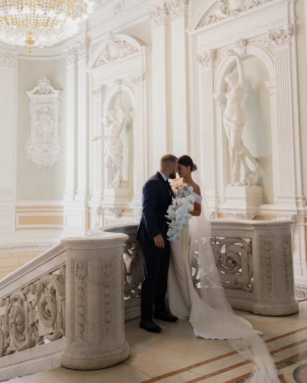 Интервью с невестой: о «Где он, а