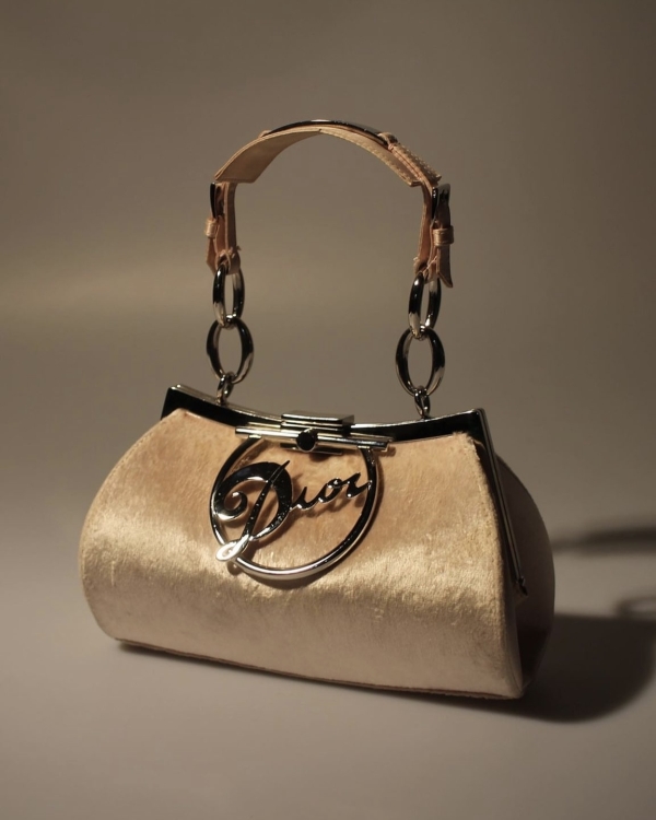 Где искать винтажные вещи на свадьбу?