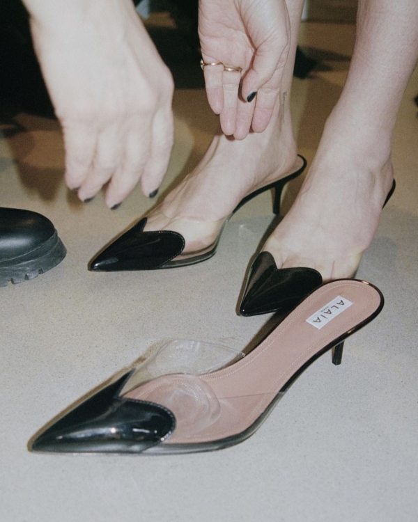 Удобные туфли на каблуке для невест: миф