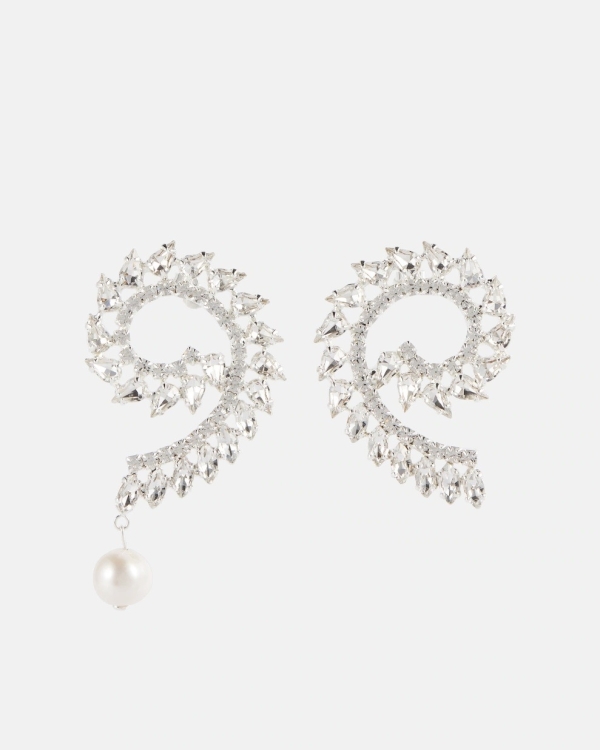 Готовь сани летом, а свадебный образ на