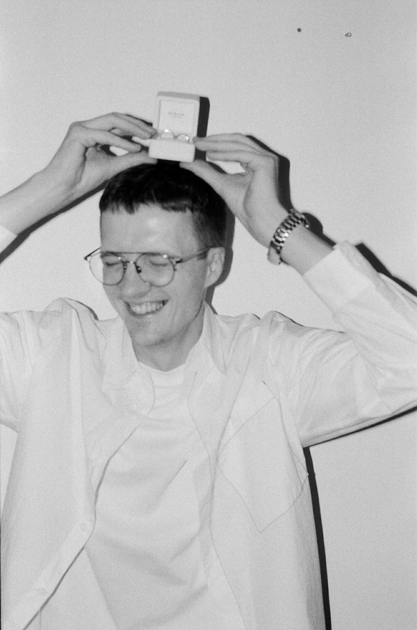 Трогательная любовь и много смеха в черно-белой