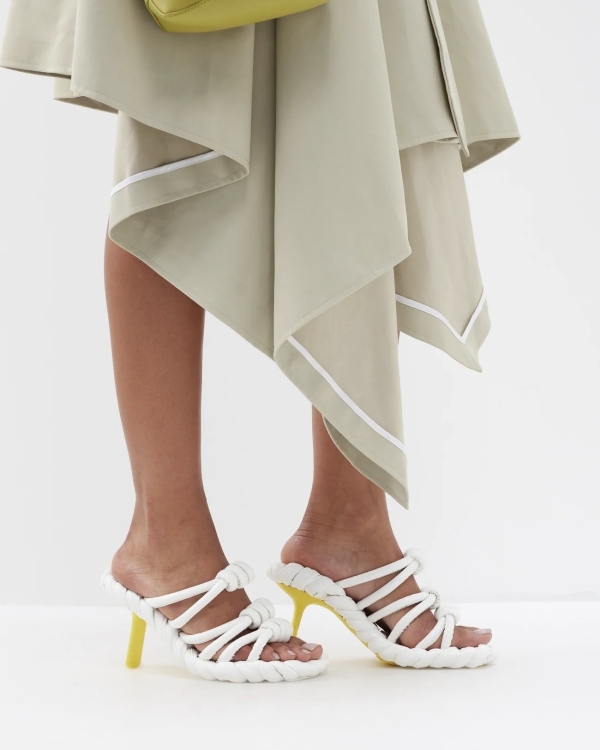 Красивым туфлям повод не нужен: 20 нарядных