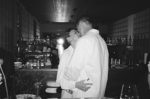 Трогательная любовь и много смеха в черно-белой