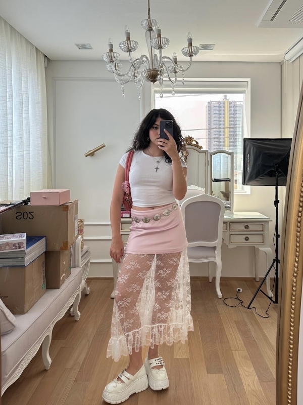 Кружево снова в моде. Рассказываем, как носить