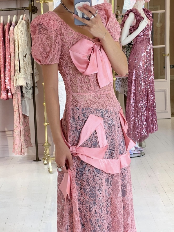 Кружево снова в моде. Рассказываем, как носить