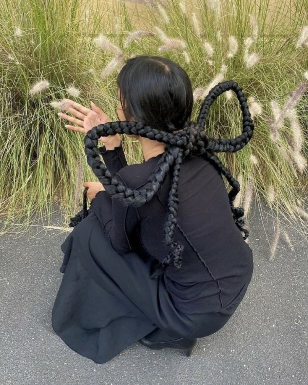 Банты в волосах — милый свадебный тренд,