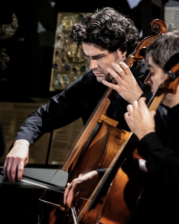 Благотворительная барахолка, испанские художники в Пушкинском и