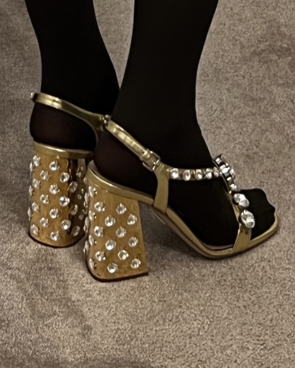 Удобные туфли на каблуке для невест: миф