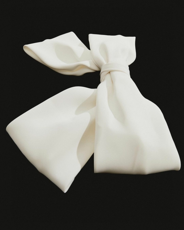 Банты в волосах — милый свадебный тренд,