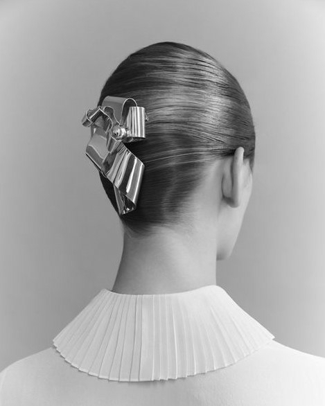 Банты в волосах — милый свадебный тренд,