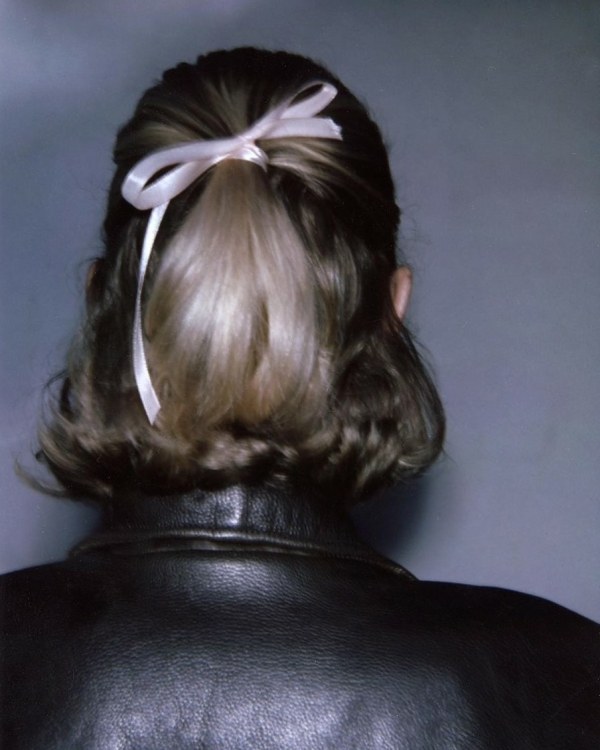 Банты в волосах — милый свадебный тренд,