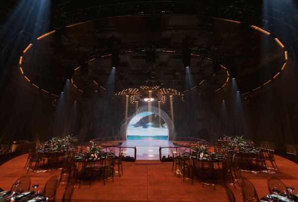 «Райский остров» в La Pino Hall в