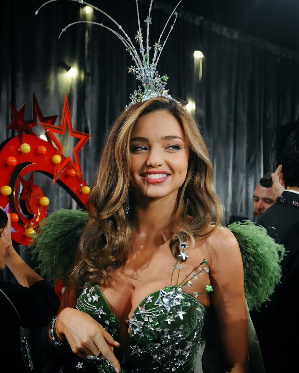 Гламур 2000-х и сексуальность вне времени. Как