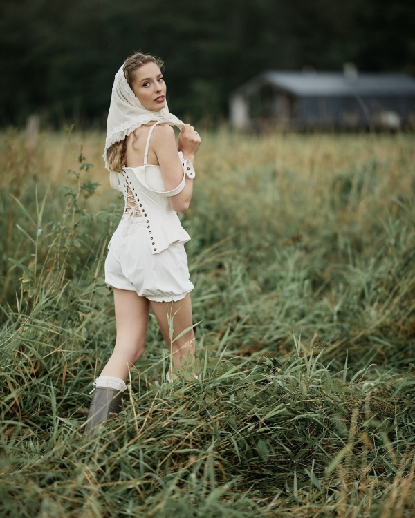 Современный рустик, ужин в амбаре и все