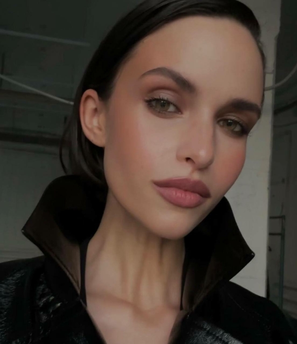 Стилисты Юлия Плотникова