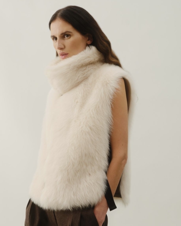 Стильная верхняя одежда для невест существует? Да,