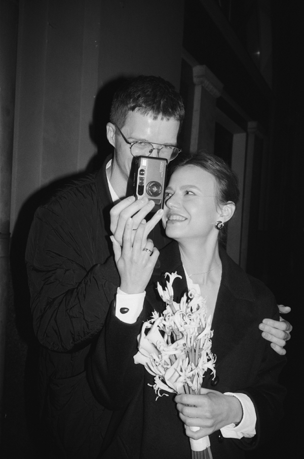 Трогательная любовь и много смеха в черно-белой