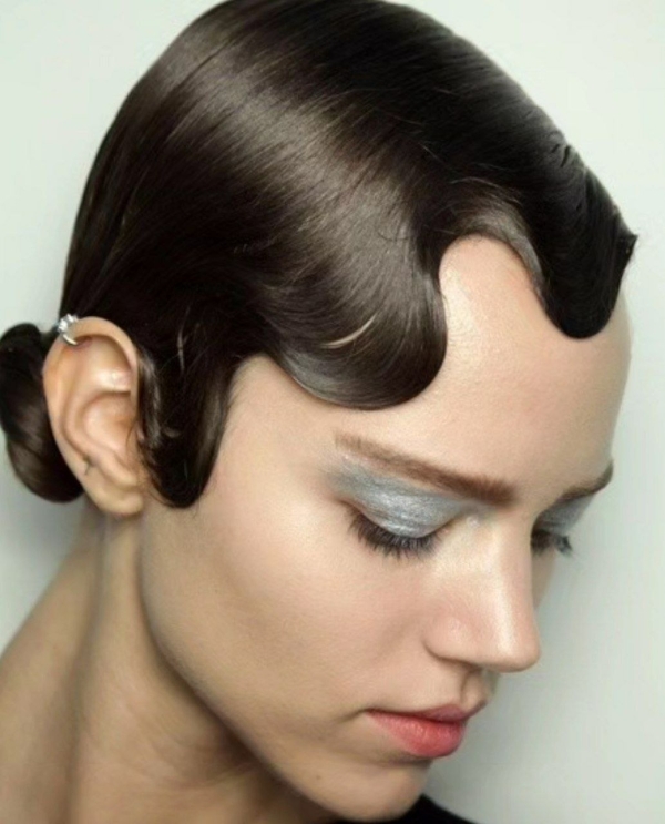 Можно не только распустить: стильные укладки на