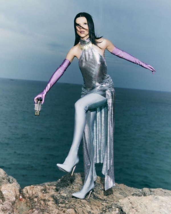 Металлик — хит сезона. Как носить самые