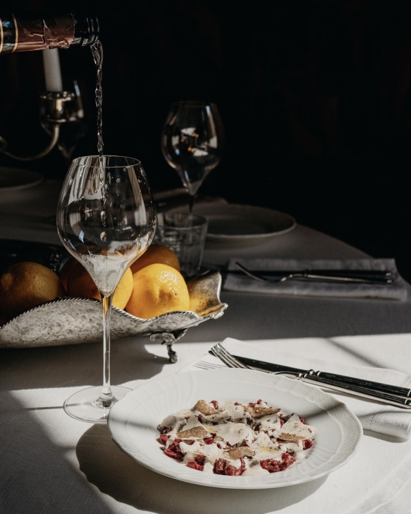 Куда не стыдно привести гостей из Италии.