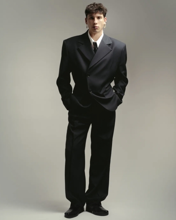 Где купить готовый мужской костюм: лучшие магазины