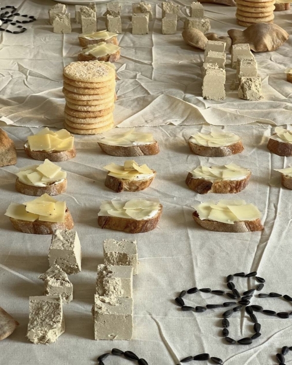 Металлик, объемы и отсутствие тарелок. Тренды зимнего