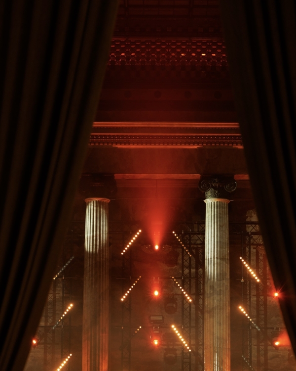 История одного декора: лед, пламя и величие